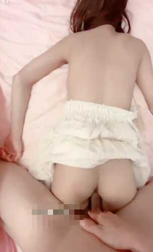 奶裙妹妹和哥哥打炮