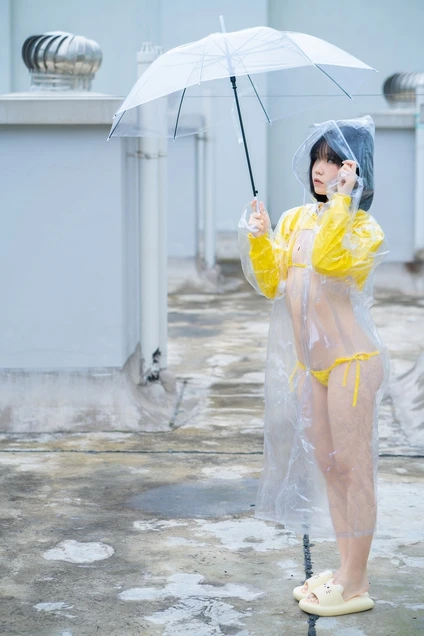 [三次元] 一只小栗奈 - 天台小雨衣 [169P1V 974MB]-第2张图片-萌站