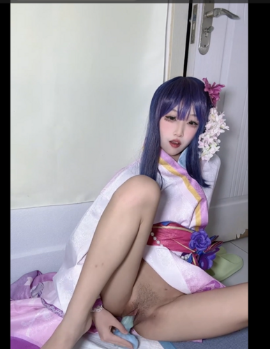清纯可爱雷电影cos，自慰喷水