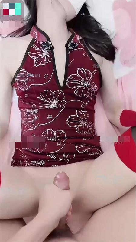 ▌粉色情人▌旗袍黑丝淫新春 吸吮肉棒 弯屌速插极品白虎嫩鲍爆射浓汁-第2张图片-萌站