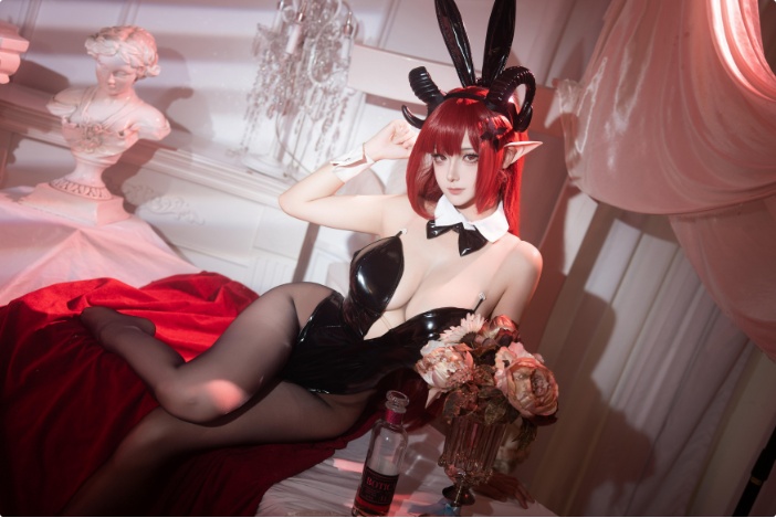 [三次元] Seya狮砸 - 兴登堡兔女郎 (碧蓝航线)