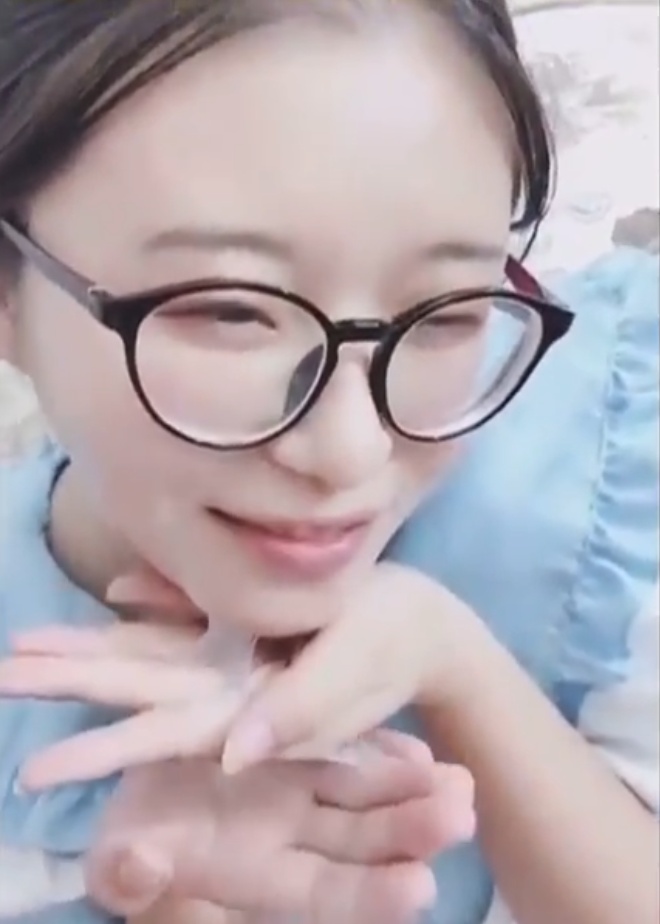 02年清纯少女 黑丝女仆装 口交颜射 全程淫荡对白