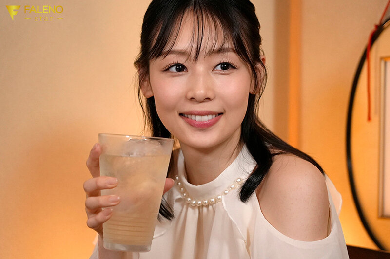 FSDSS-976 「始発出るまでウチいてもいいよ？」終電後に友達の彼女から甘～いお誘い…部屋着から見えるノーブラ乳首を前にダメだとわかりながらも朝までヤりまくりイチャラブSEX！！ 時田亜美 パンティと写真付き-第2张图片-萌站