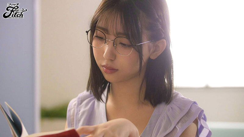 【FANZA限定】隠れ肉食系の文学女子に淫語を囁かれねっとり甘責めされて食べられる。 卯佐美りん 生写真付き-第3张图片-萌站