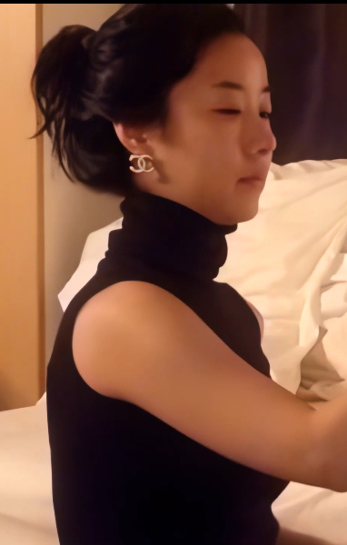 【韩国芸能界の事件】AI画质升级版未流出系列-潜规则超气质美女明星朴志X 无套抽插内射 表情妩媚诱惑 超清3K原版