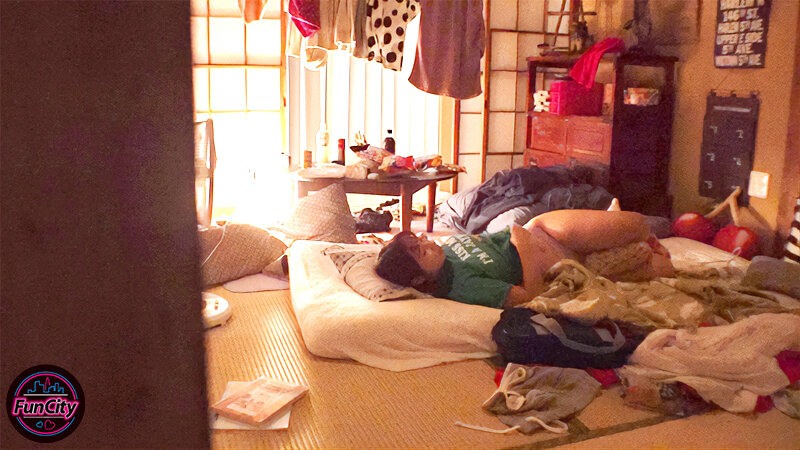 合算10発抜き！！親の再婚でできた義姉は喪女！だらしないのにエロすぎる無防備巨乳な姉に杭打ち中出しされた僕…星乃夏月-第3张图片-萌站