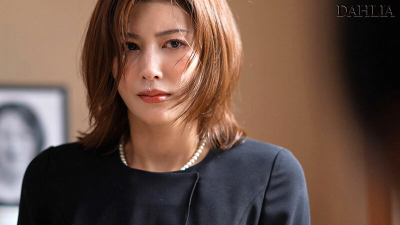 謝罪NTR 夫の罪を償う為に肉体を捧げた身代わり人妻 美乃すずめ パンティと写真付き