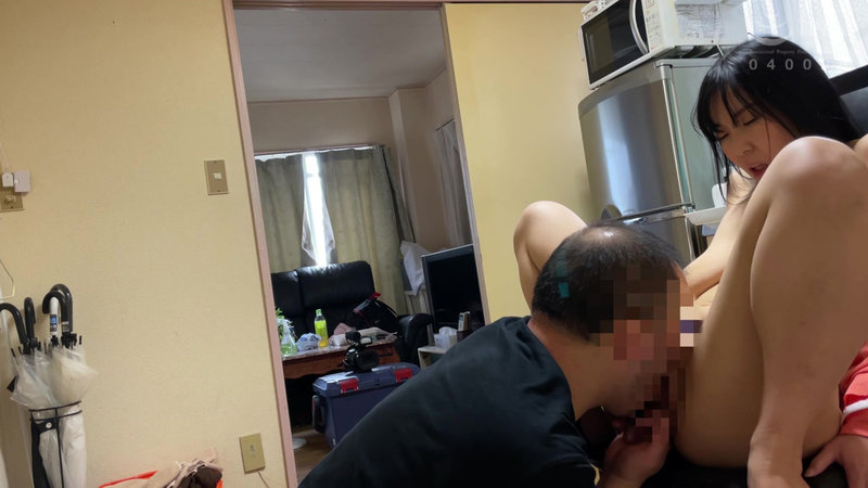 汗水滴落被搓揉爆乳強暴監禁的隣居妻子 真仲涼音-第7张图片-萌站
