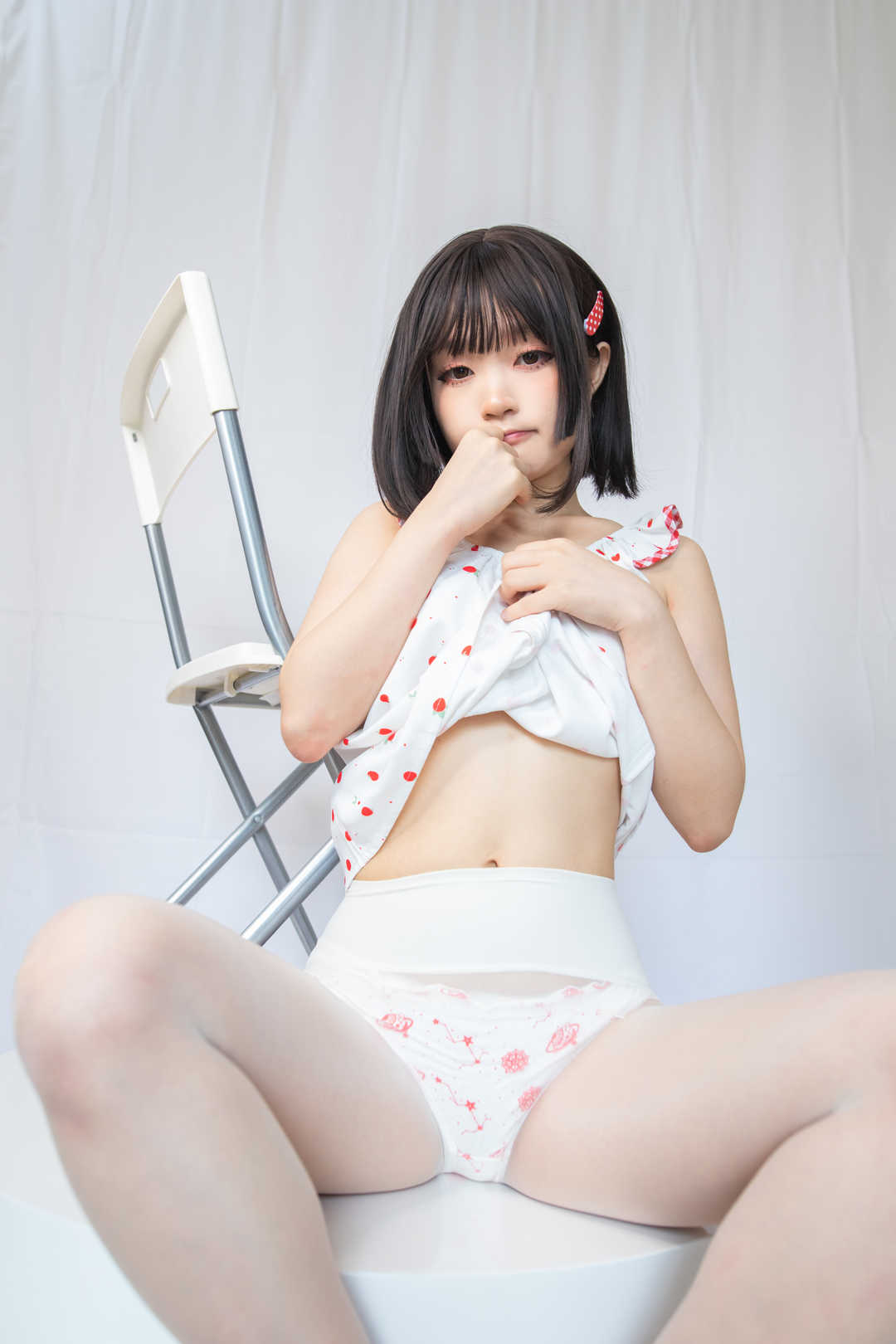 神沢永莉萝莉福利姬合集整理 有毛小萝莉 创可贴战神 黑丝白丝小玉足-第26张图片-萌站