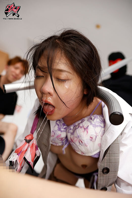 誰もが羨むボクの美乳妻に理性を失った銀行強盗は一日中イラマ輪●し続けた。 二葉エマ-第9张图片-萌站