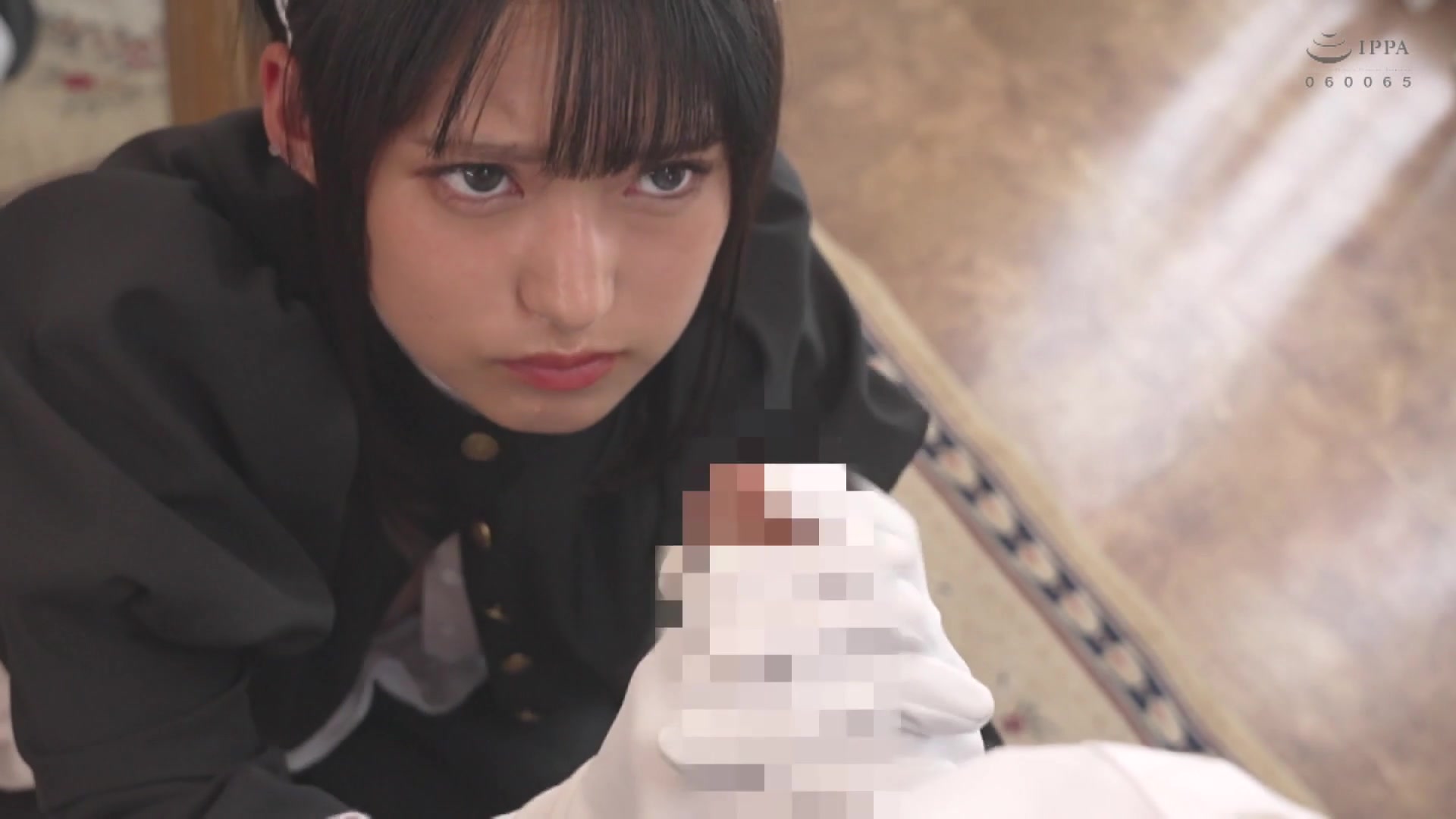 日本女优被胁迫 身穿女仆装被猥琐油腻大叔狠狠爆炒猥亵 一脸嫌弃但又不得不做-第27张图片-萌站