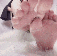 422.福利姬-Shirley，丝足、足控、足交、丝袜美腿作品合集（827P 112V）15.7G。-第1张图片-萌站