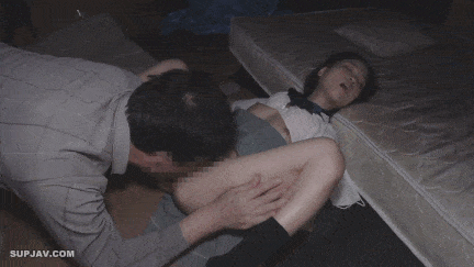 [尾随迷奸]とある男の忘备录　ちび制服女-第2张图片-萌站