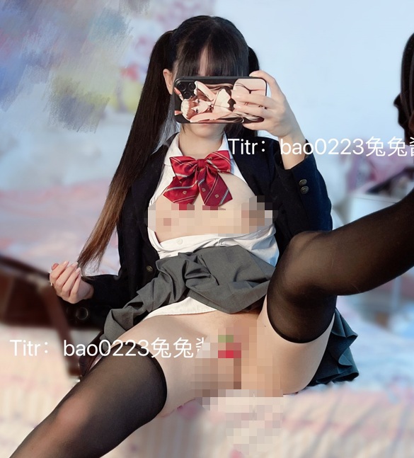 兔兔酱(幼兔,兔兔洋) – 新作 10分钟 Cos [肛塞渔网袜+小恶魔][15P,2V,839M]-第3张图片-萌站