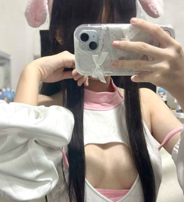 澪@youbabyQwQ – [门槛福利] 顶级酥胸白虎萝莉 极品福利姬[9P,23V,1.57G]-第3张图片-萌站