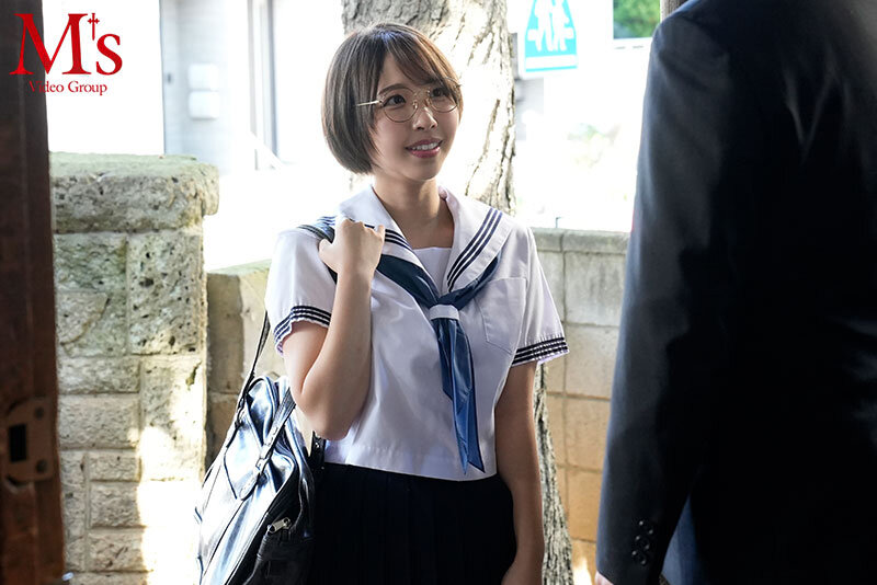 【FANZA限定】おばさんには内緒にしておいてあげるから…いっぱいしよ？ 8年ぶりに再会した姪っ子の発育盛りのおっぱいといやらしい腰使いに耐えきれず何度も何度も中出ししてしまった私。 宍戸里帆 生写真3枚付き-第3张图片-萌站