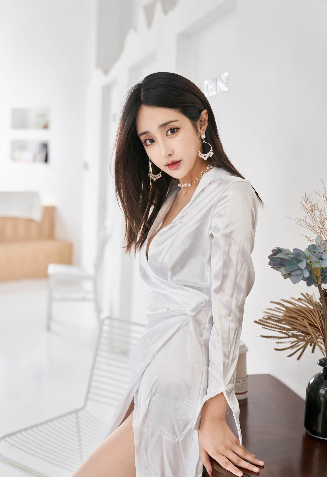 长腿女神Betty林子欣  性感写真黑丝制服玉足美腿合集整理 合集-第11张图片-萌站
