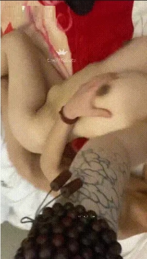 安徽19岁学生妹 完美露脸，清纯校园风，奶子大，无毛粉穴 [1+1.3G]-第4张图片-萌站