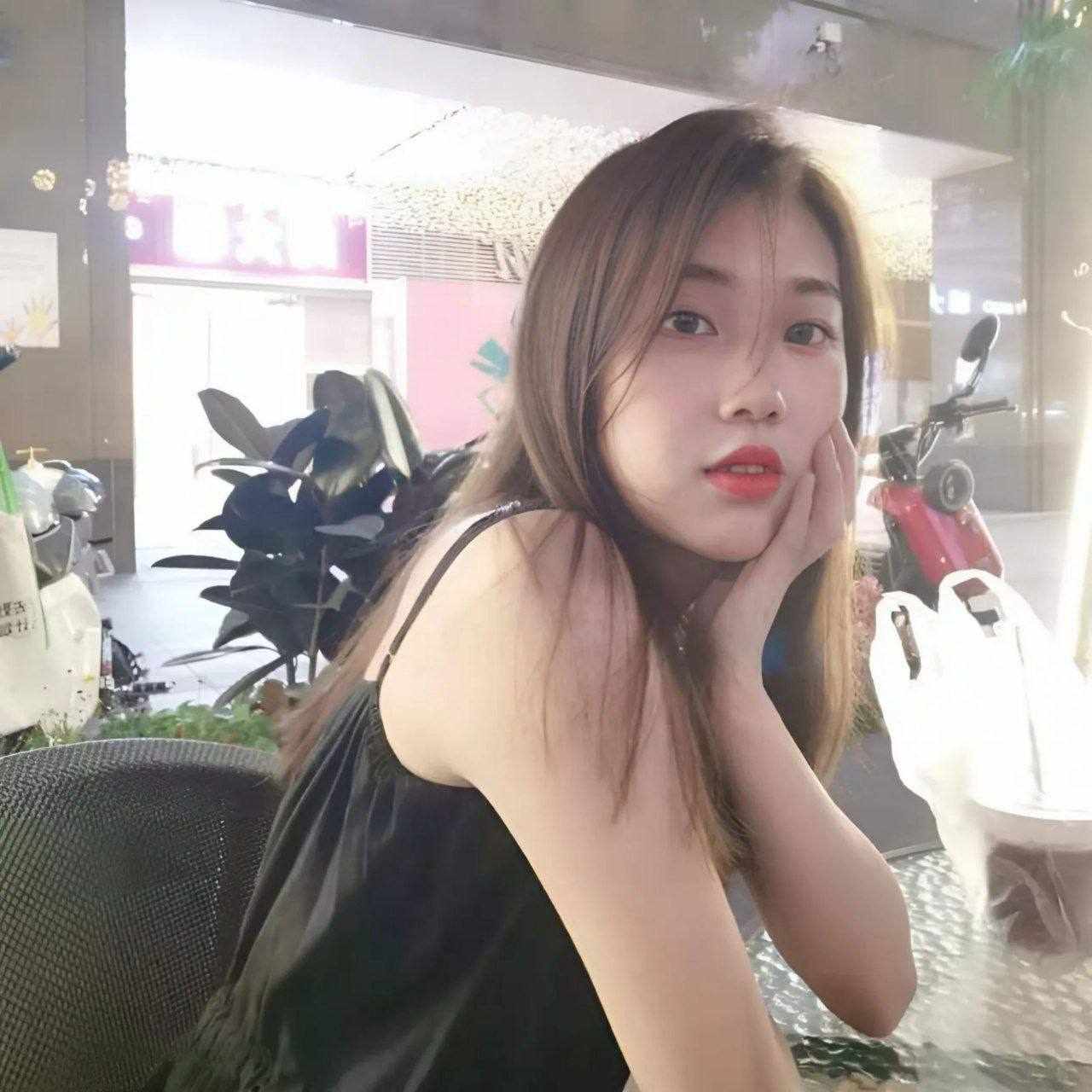高颜值美女福利姬 清纯颜值 喜欢吃鸡巴的骚货母狗 极品白嫩小萝莉BN-4-第5张图片-萌站