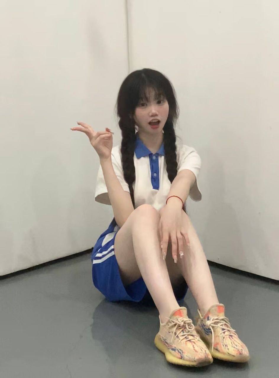 反差少女真实jk 初高中生小萝莉的无毛白虎嫩穴 极品反差小母狗MH-3-第3张图片-萌站