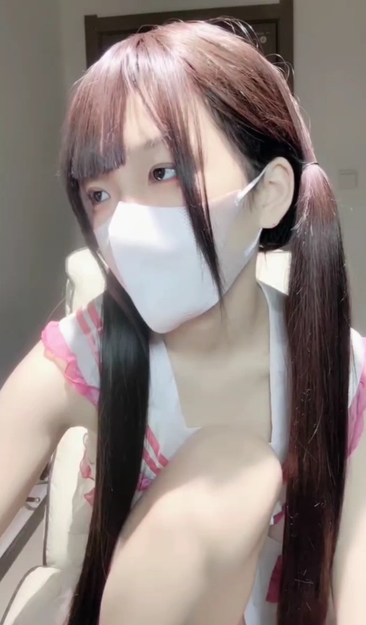 娇小可爱甜美双马尾萝莉尺度福利视频MN8