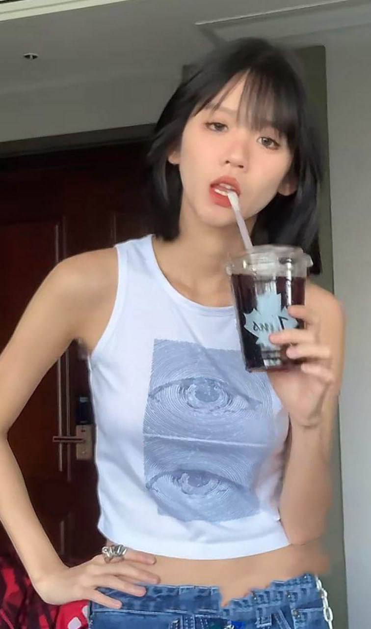 抖音近 2000 万粉丝的美女网红  井川里予  不雅视频HK1-第3张图片-萌站