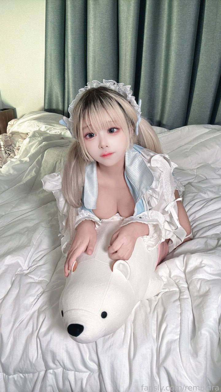 推特美女福利姬 白嫩诱人小萝莉 女仆装假肉棒自慰 极品反差小母狗VC7