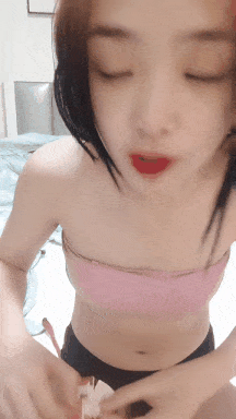 视=36小年轻身体就是好，睡醒了吃了就开始操逼，无套啪啪内射，再自慰揉搓阴蒂