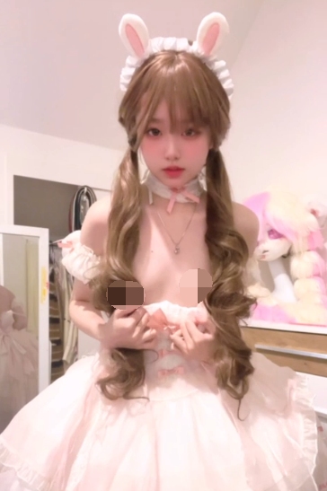 tiktok极品樱花嫩妹-麒麟ちゃん-新自慰小合集（2V,128M）-第4张图片-萌站