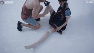 视=24【COSPLAY视频步兵中文】saki纱季：COSer线下私拍被摄影师强行互免 [1V]【700M】