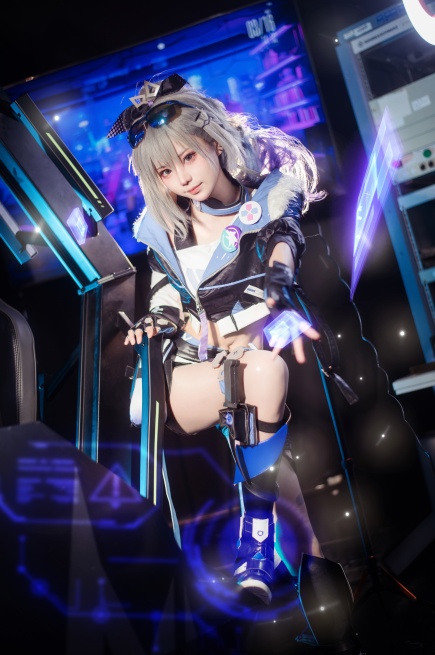 视=41【COSPLAY小合集】[花柒Hana]套图36-39 符玄流萤银狼飞鸟马时[64P]【900M】-第9张图片-萌站