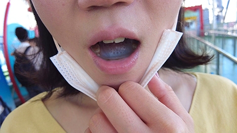 独占販売【変態人妻in横浜デート】昼間から口内射精されたザーメンを口に含んだまま観覧車デート＆夜景の綺麗なホテルで身体に卑猥な落書きをされた肉便器マゾ妻ナマ中出しSEX動画【個人撮影】-第4张图片-萌站
