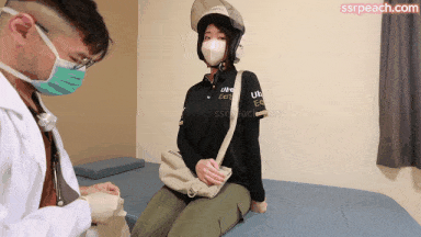 29【COS视频步兵中文字幕】艾莉 ssrpeach 男医师免费帮Uber Eats女外送员做身体检查-第7张图片-萌站 29【COS视频步兵中文字幕】艾莉 ssrpeach 男医师免费帮Uber Eats女外送员做身体检查-第7张图片-萌站