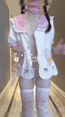 32 【COS】舞蹈生校花嫩妹『好吃的鹿鹿』偷跑出来伺候主人，大奶馒头粉鲍足口能玩肏能调教能露出~全身都是宝-第16张图片-萌站