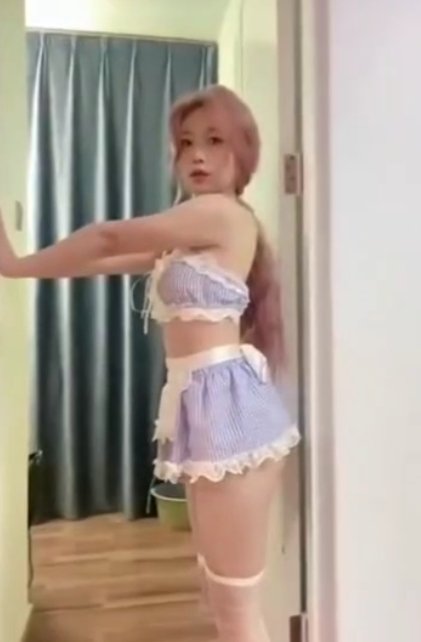 女仆装白丝自慰🔖#朵朵 🏷️  #少女 #白虎 #女仆