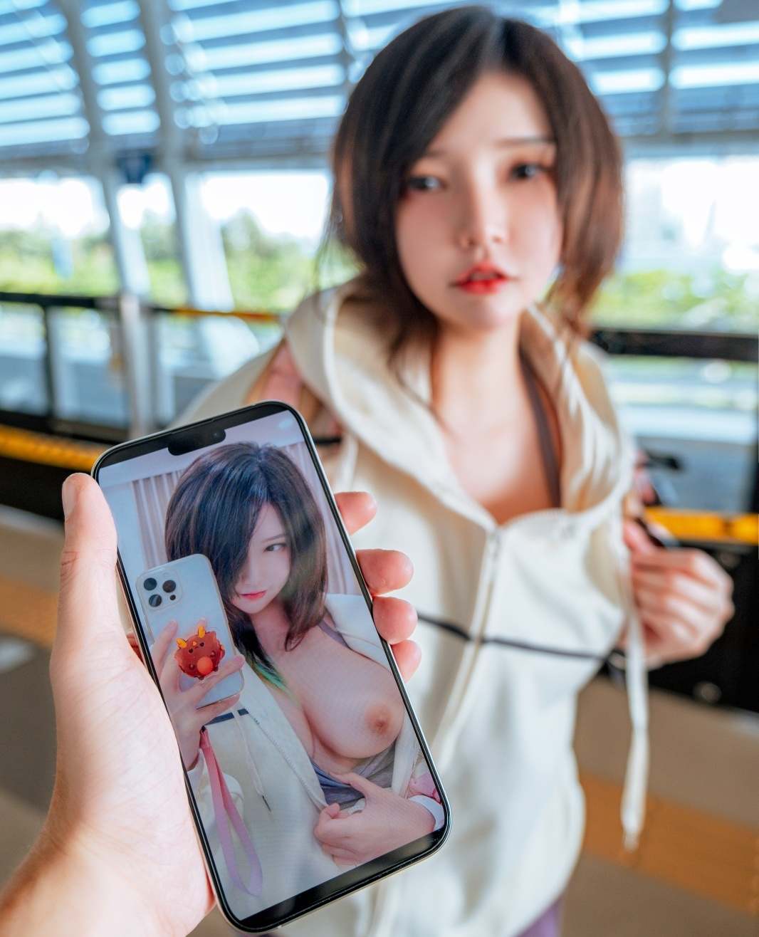 极品童颜巨乳博主 Potato Godzilla - 在越南地铁站的约会 4K【32P】-第3张图片-萌站