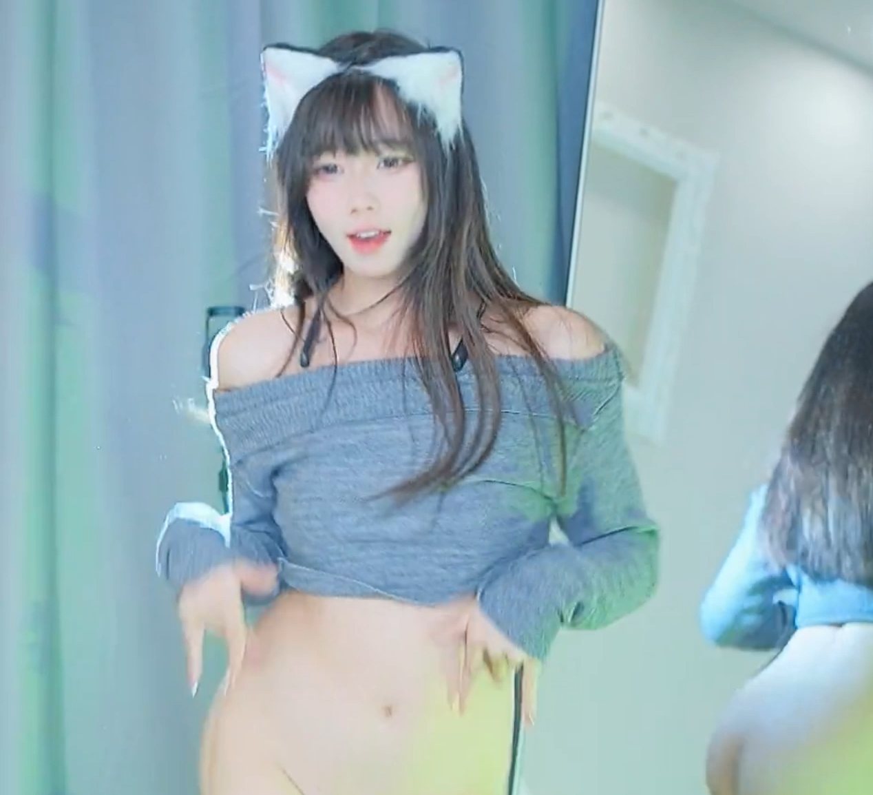 咬一口兔娘 猫耳毛衣裸舞 like a cat