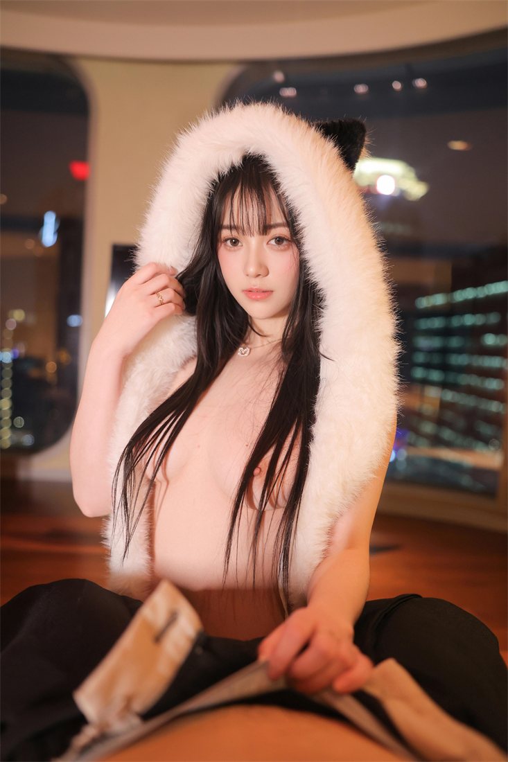 软情 - R18 秀人模特 白色小猫咪 8K [73P][1.9G]