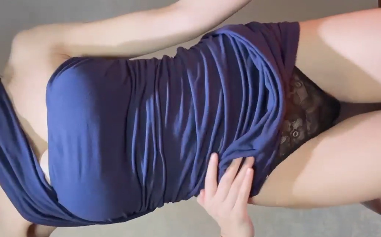 【个人激推】花椒顶流极品 现役福利姬美女热爱跳舞的女人高价脱衣裸舞自慰视频福利合集-第7张图片-萌站