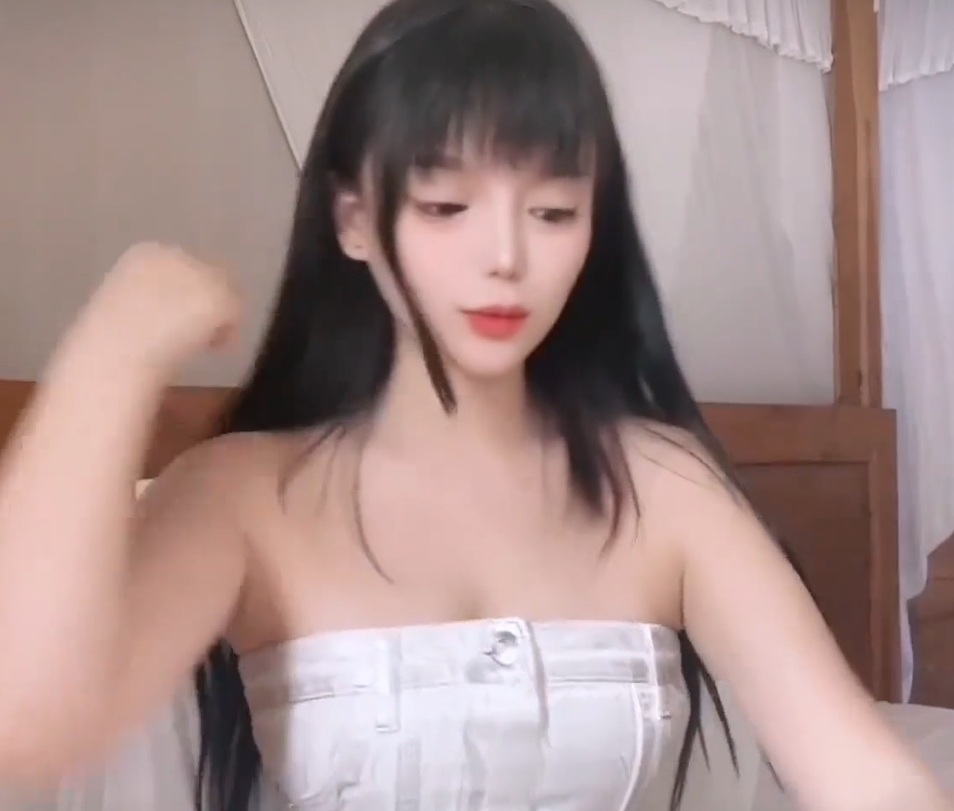 @顶级反差白富美〖御梦子〗第一次用肛塞～巅峰女神顶级精盆 外表有多端庄私下就有多淫荡-第2张图片-萌站