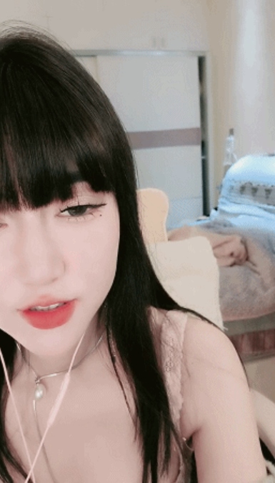长得很像热巴又像水莱丽的极品尤物网红女神掰开骚穴自慰 [1+800m]