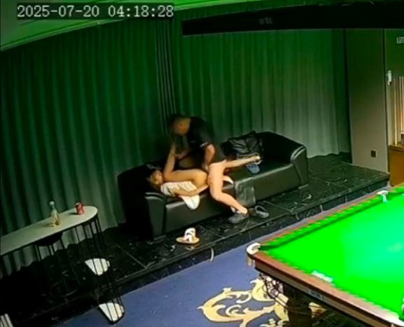 江苏沭阳中央广场壹号台球厅 女助教和男顾客包厢做爱完整版视频 监控实拍！-第3张图片-萌站