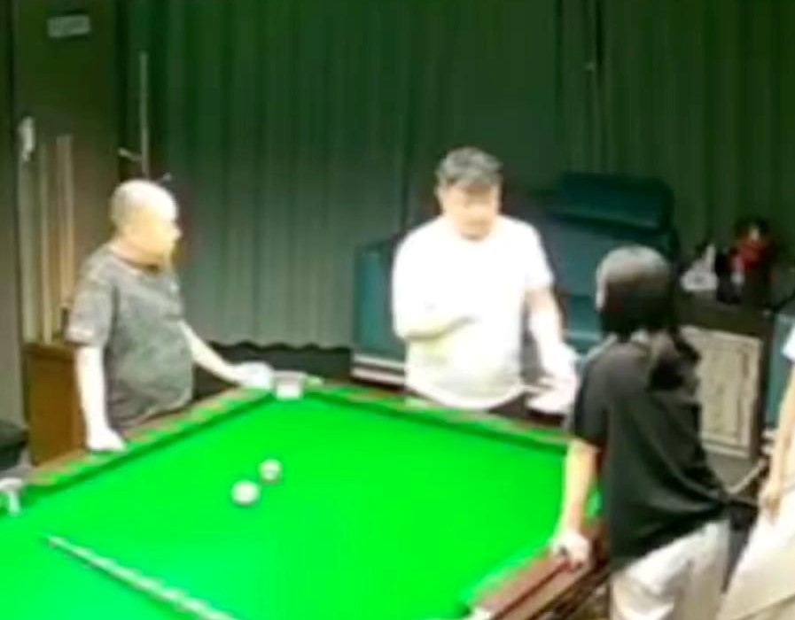 江苏沭阳中央广场壹号台球厅 女助教和男顾客包厢做爱完整版视频 监控实拍！-第2张图片-萌站