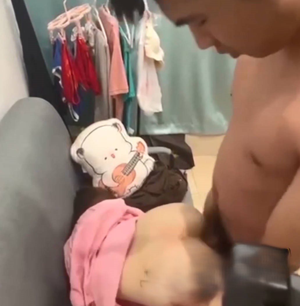 北大超美女高材生不雅视频流出 气质女神被男友花式开发小骚穴 各种调教视频流出，被内射-第2张图片-萌站