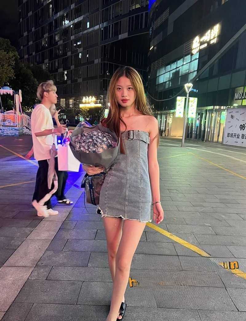 北大超美女高材生不雅视频流出 气质女神被男友花式开发小骚穴 各种调教视频流出，被内射-第3张图片-萌站
