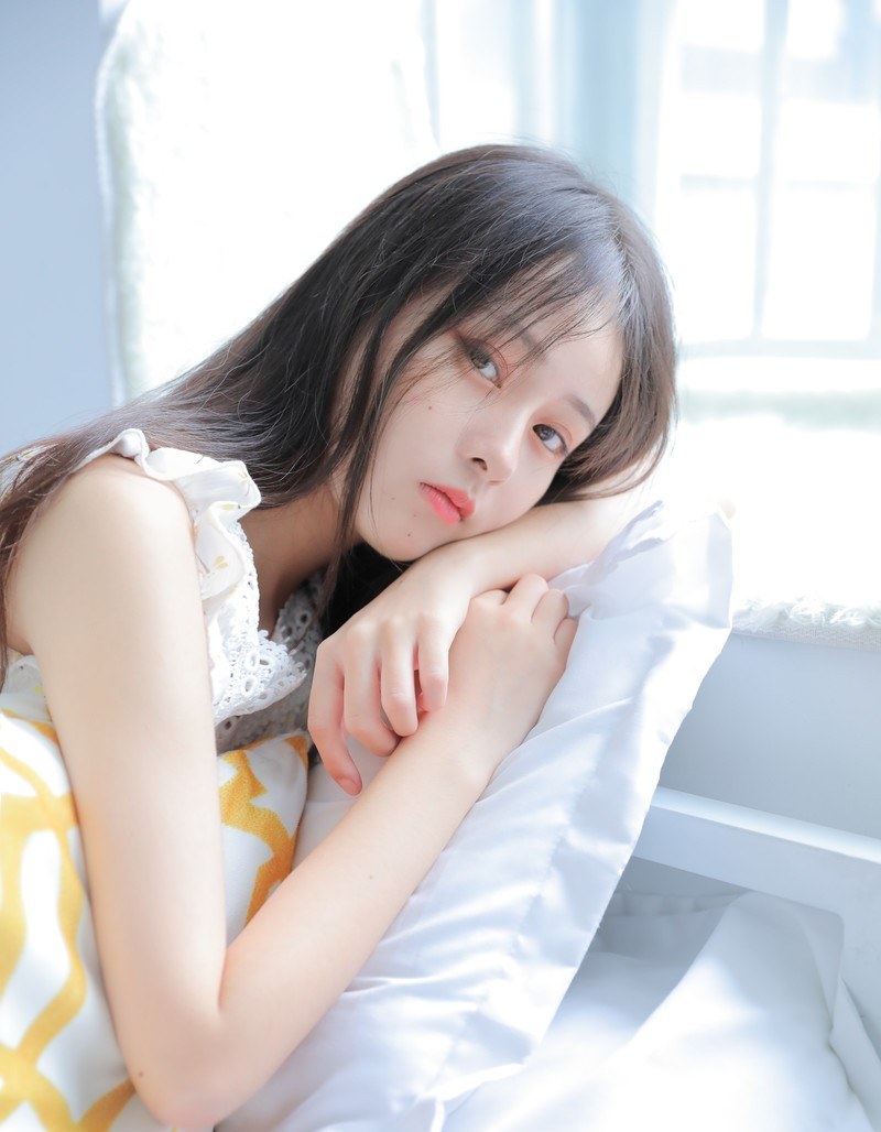 暑假约会高颜值校花级女神 还是大三在读的学生妹 停车场车震后酒店继续激情!-第3张图片-萌站