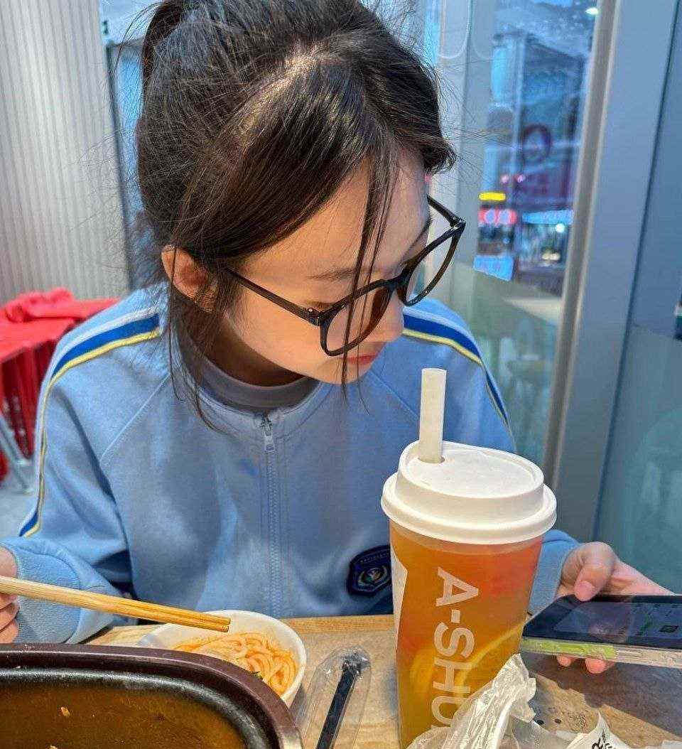 美女原档性爱图影泄密清纯女大-第2张图片-萌站