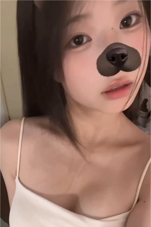 19岁北京学生妹 和富二代男友性爱视频流出 白天激情车震晚上酒店性爱 身材超绝！-第2张图片-萌站