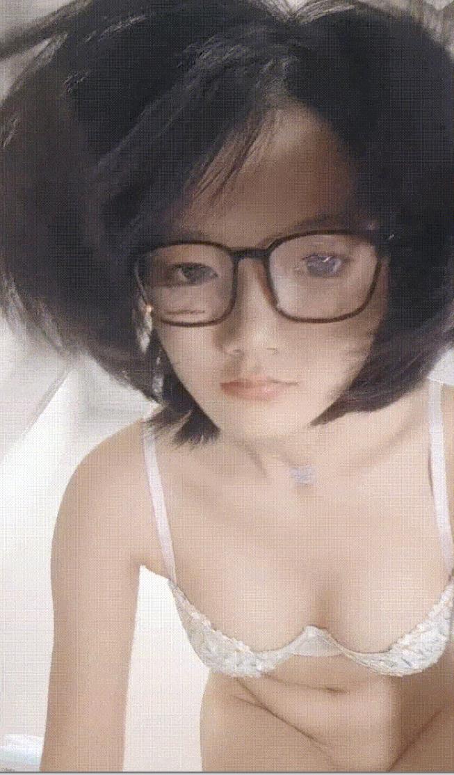 原本打算考研的女大最后还是打开了直播 [1+969m]-第2张图片-萌站