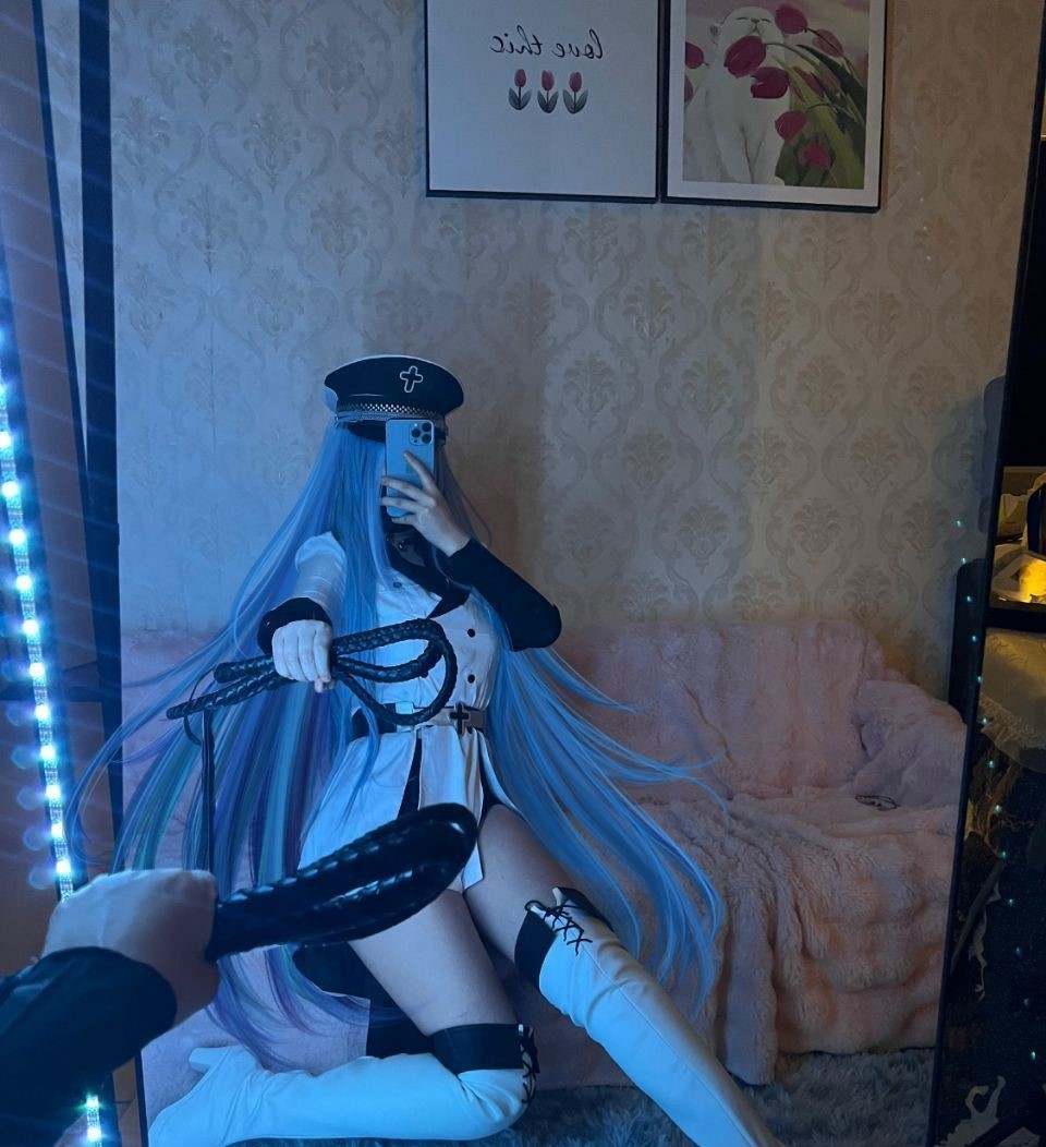 贵州花果园本地有名COSer 98年长腿美女 人造18号 与粉丝开房激战 黑丝足交后入狂操全程高能-第3张图片-萌站